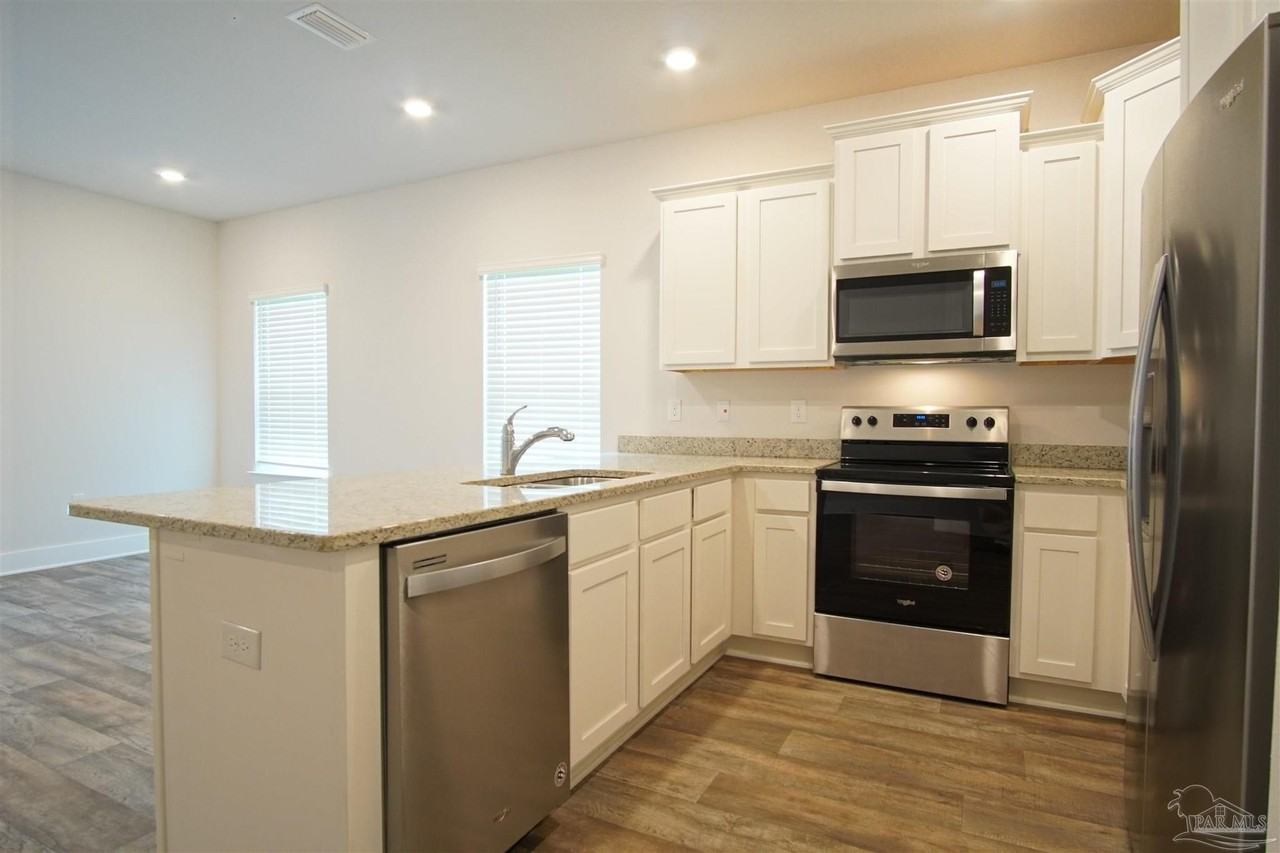 8960 Brigade Trl - Photo 5 of 28