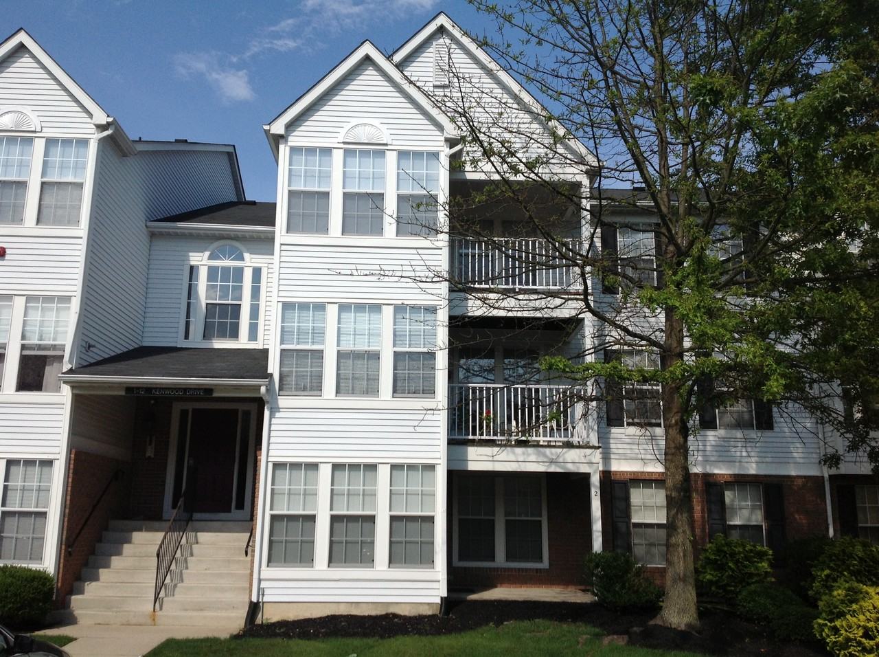 10 Kenwood Dr, Sicklerville, NJ 08081 2 Bedroom Condo for Rent for