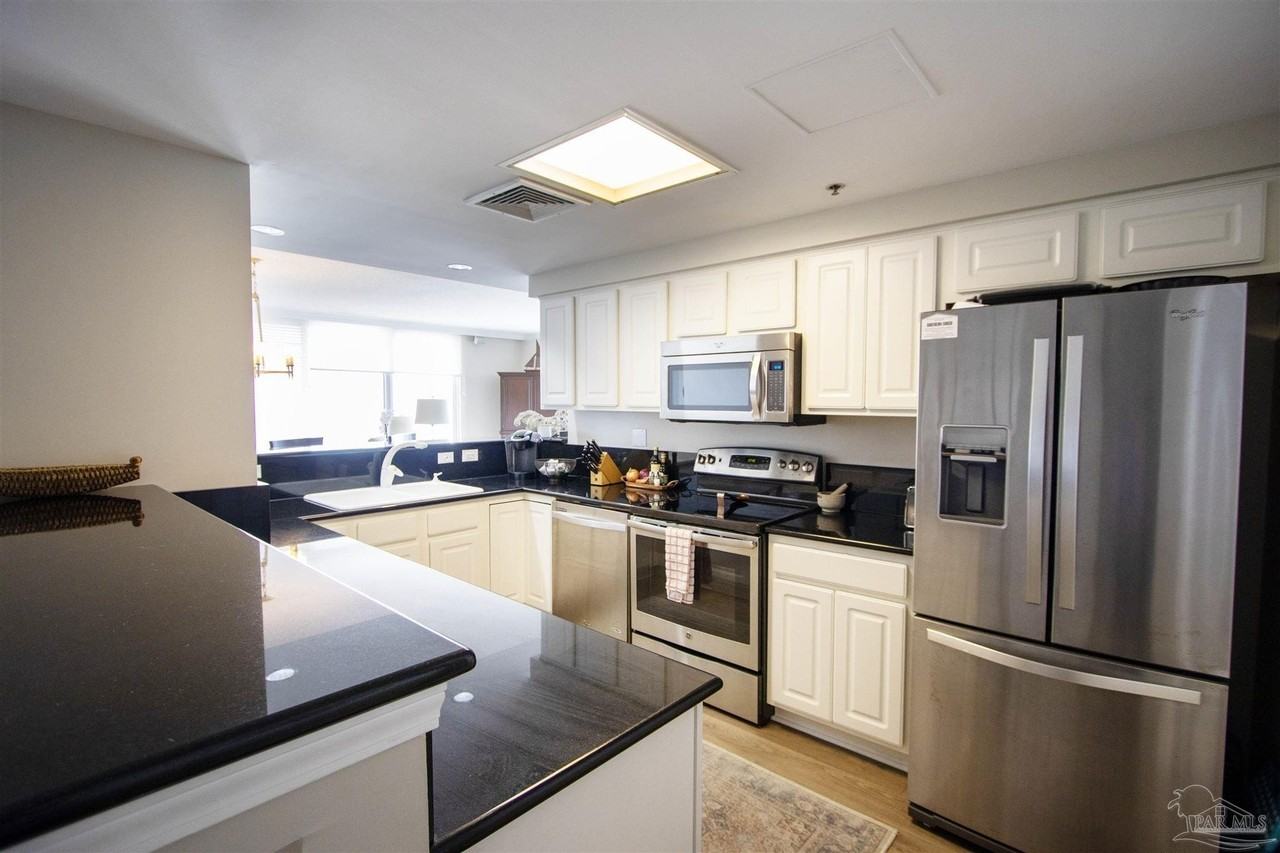 800 Fort Pickens Rd Apt 701 #701 - Photo 4 of 30