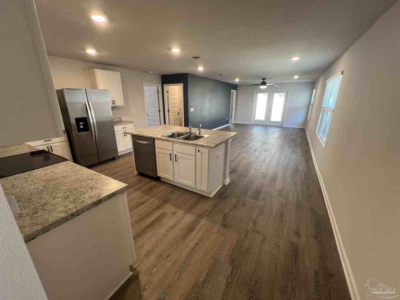 5269 Peach Dr - Photo 3 of 19