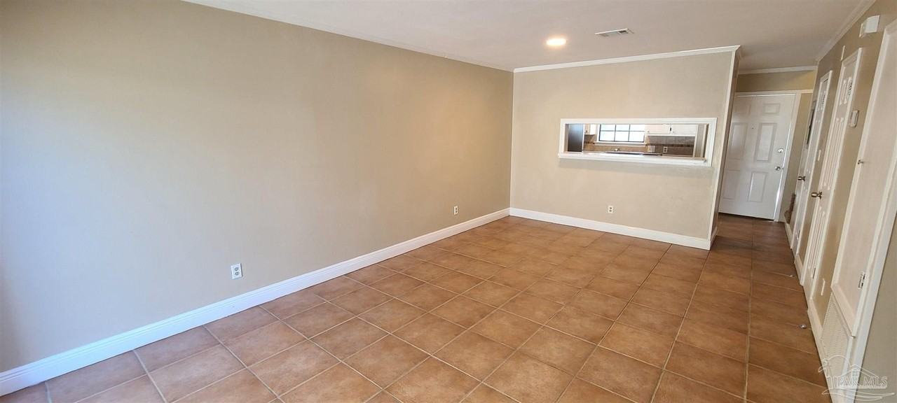 7250 Hilburn Rd Apt 4d #4D - Photo 4 of 10
