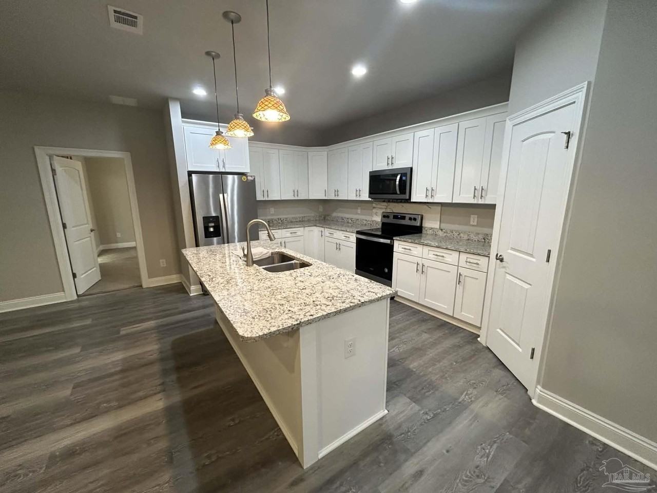 5851 Anderson Ln - Photo 5 of 36