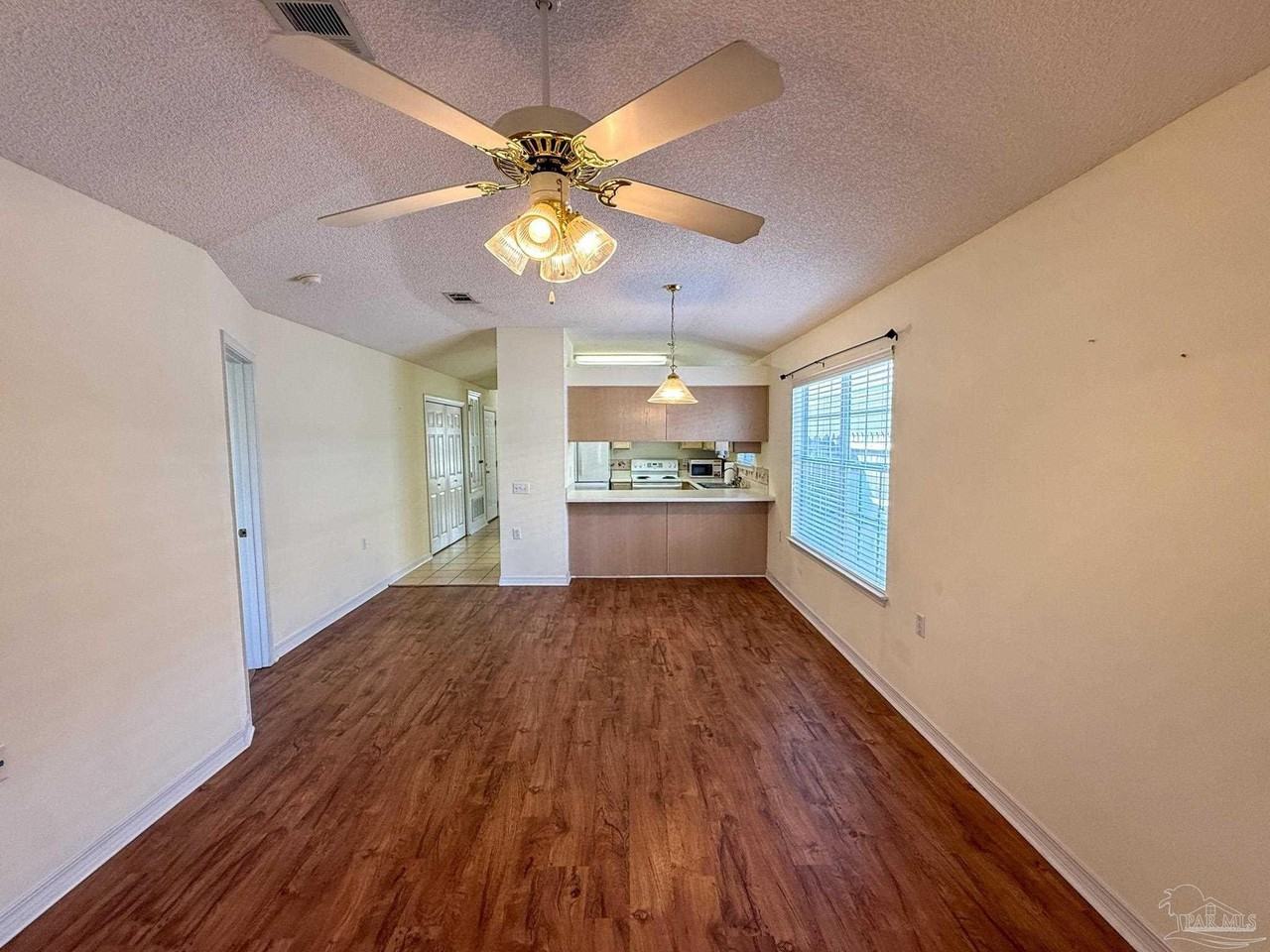 8062 Heirloom Dr - Photo 2 of 16