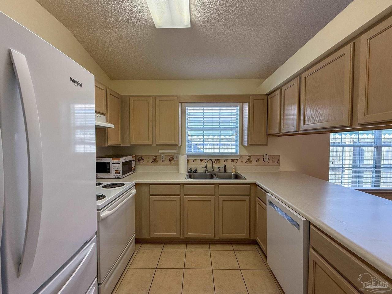 8062 Heirloom Dr - Photo 4 of 16