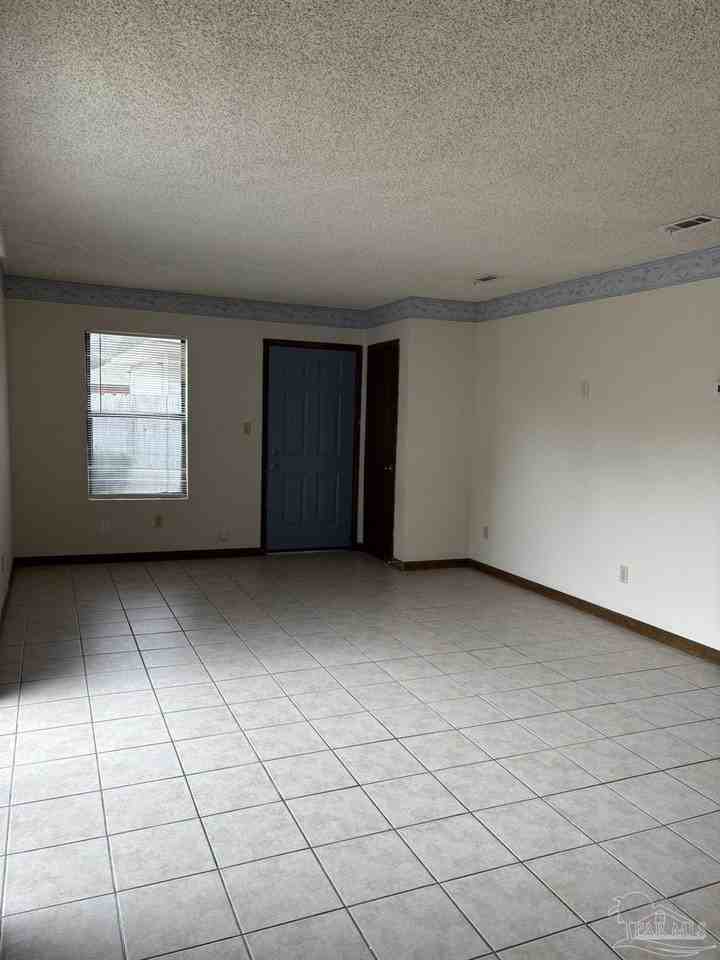 3262 Maplewood Dr Apt A #A - Photo 4 of 12