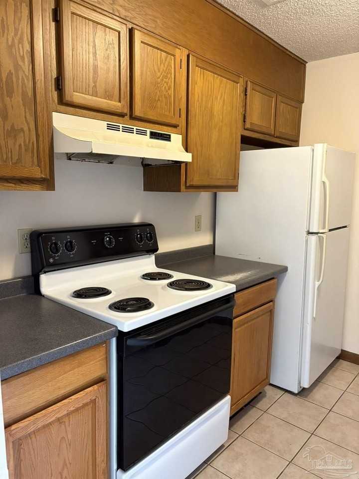 3262 Maplewood Dr Apt A #A - Photo 6 of 12