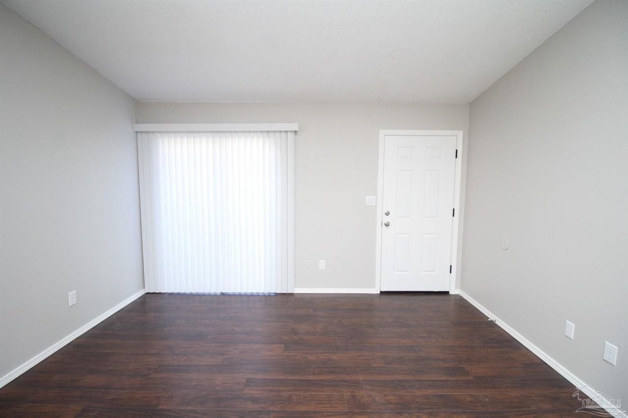 6810 Tiki Ln Apt 3 #3 - Photo 4 of 14