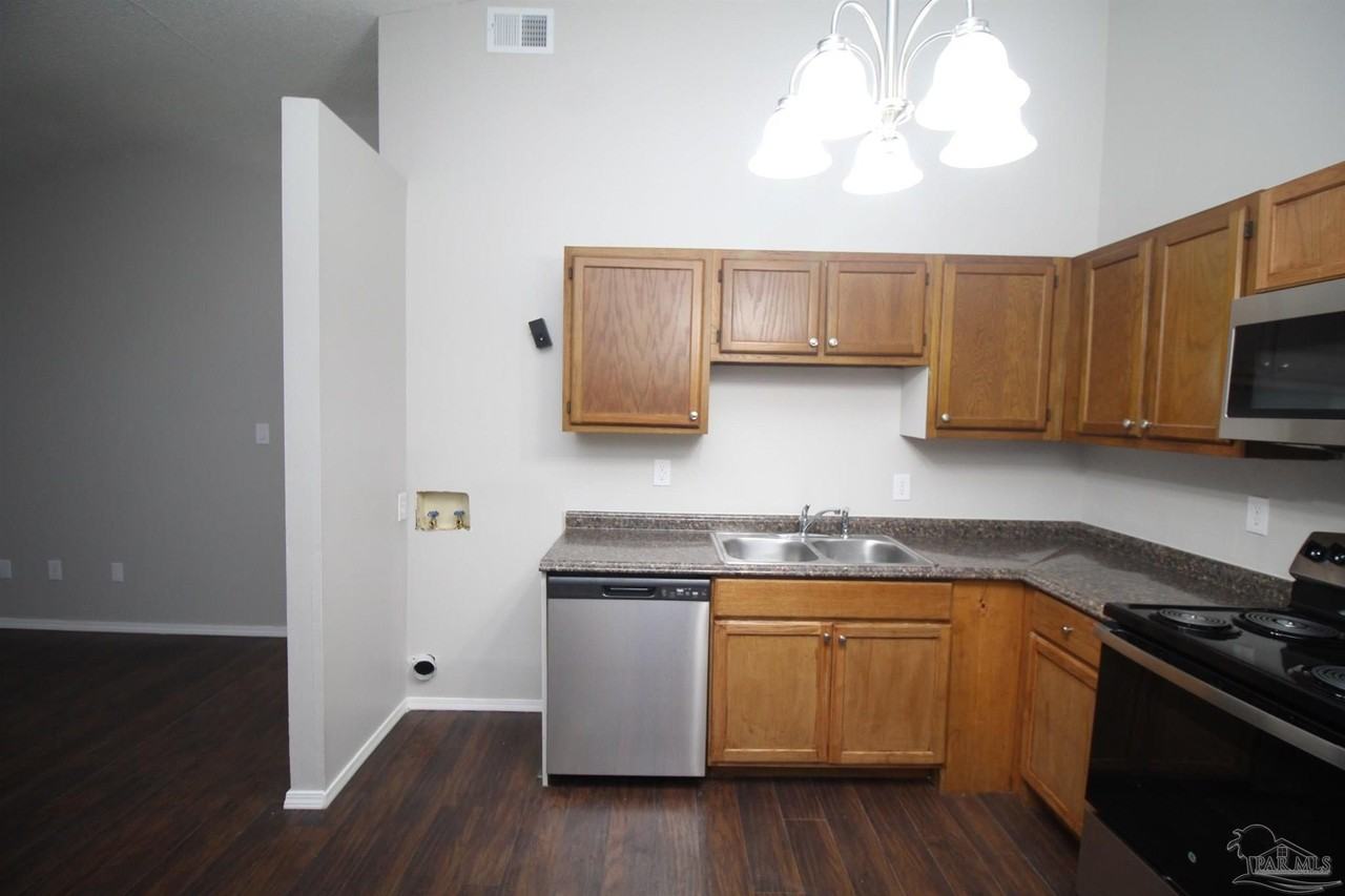 6810 Tiki Ln Apt 3 #3 - Photo 6 of 14