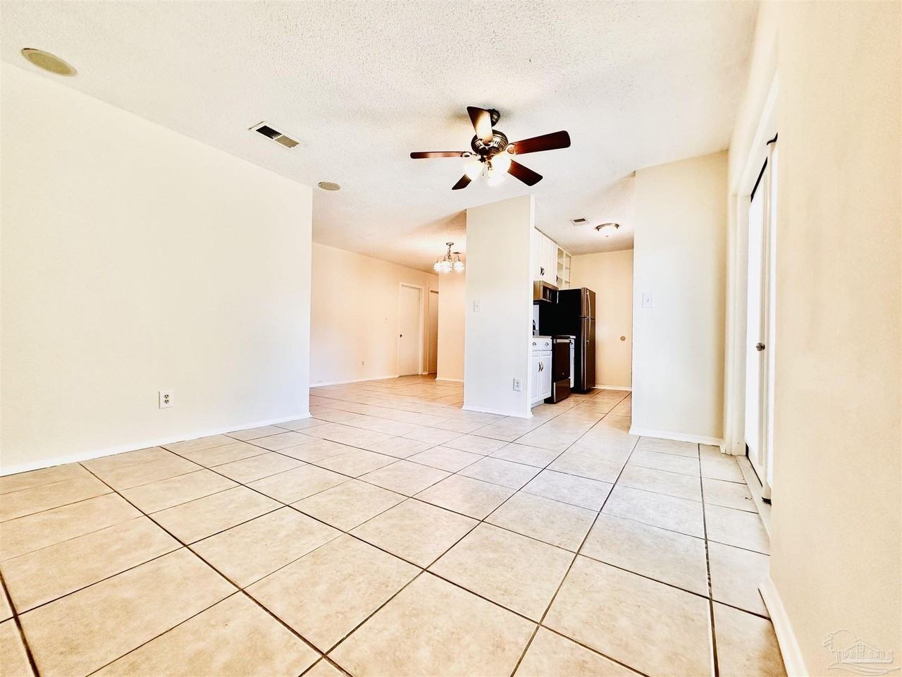 4227 Elmcrest Dr - Photo 6 of 18