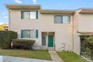 featured image of 912 Brookside Pl