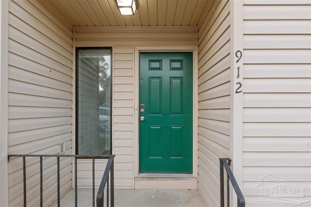 912 Brookside Pl - Photo 3 of 15