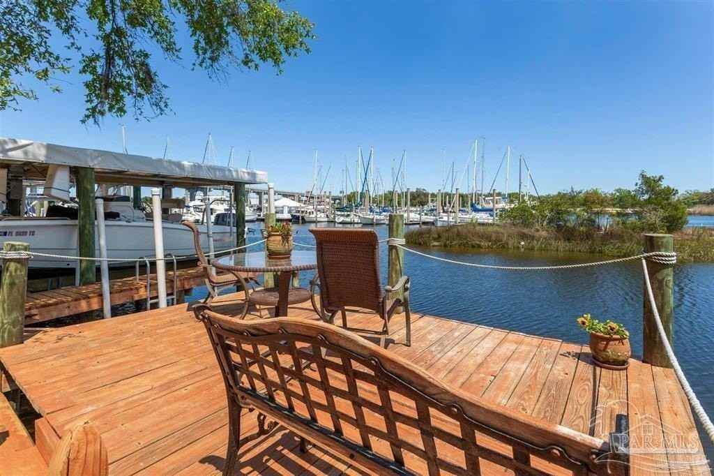 1261 Mahogany Mill Rd - Photo 3 of 21