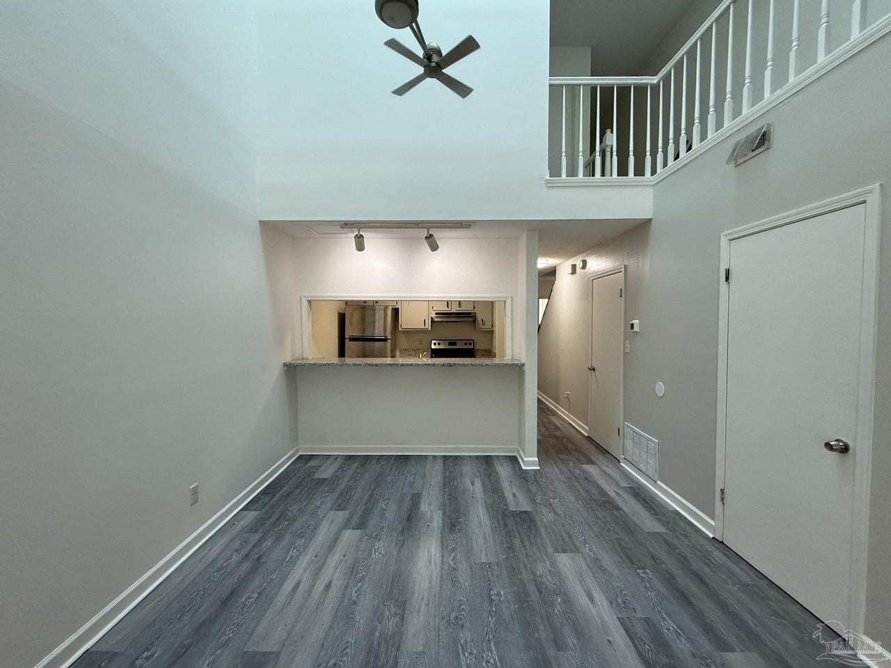 4260 Brookside Dr - Photo 4 of 13