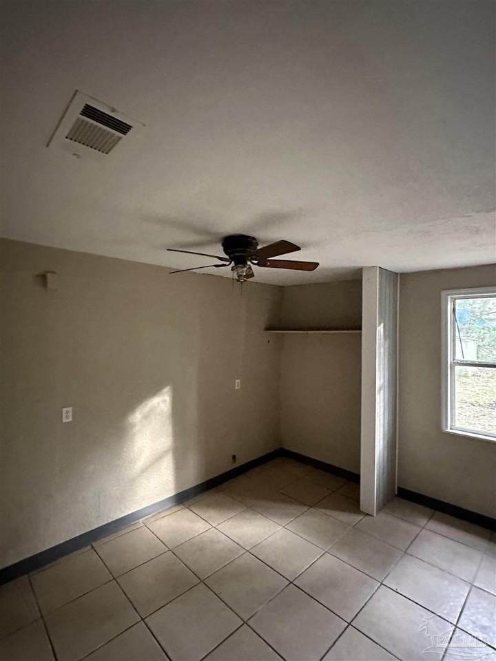 602 New York Dr - Photo 7 of 12