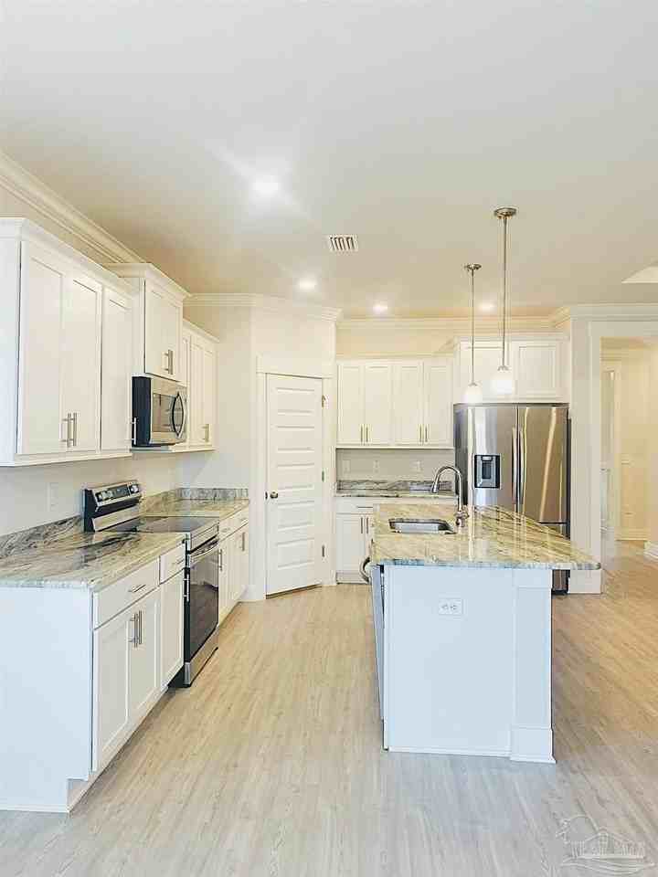 7012 Whitetail Run Dr - Photo 3 of 33