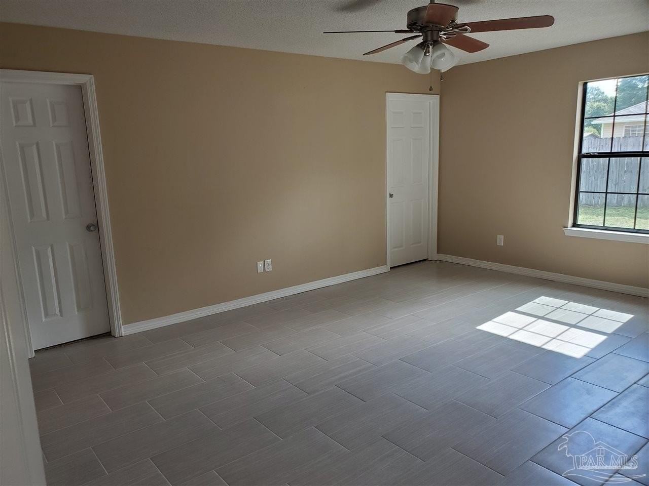 1921 Luneta St - Photo 7 of 14