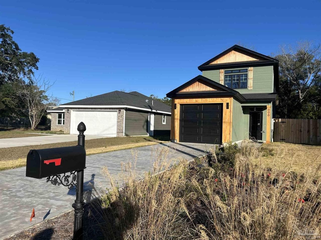 606 E Leonard St - Photo 5 of 14