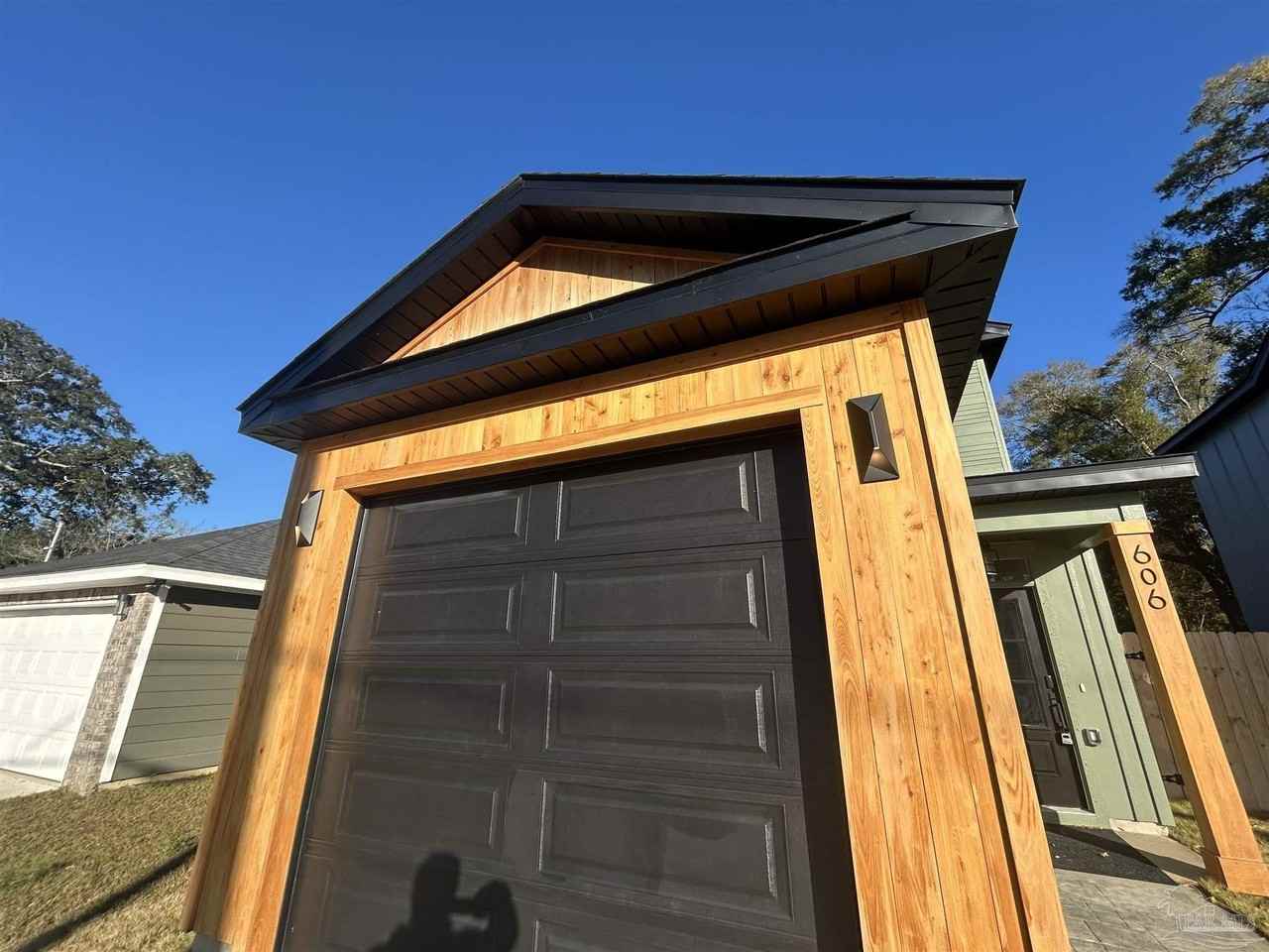 606 E Leonard St - Photo 7 of 14