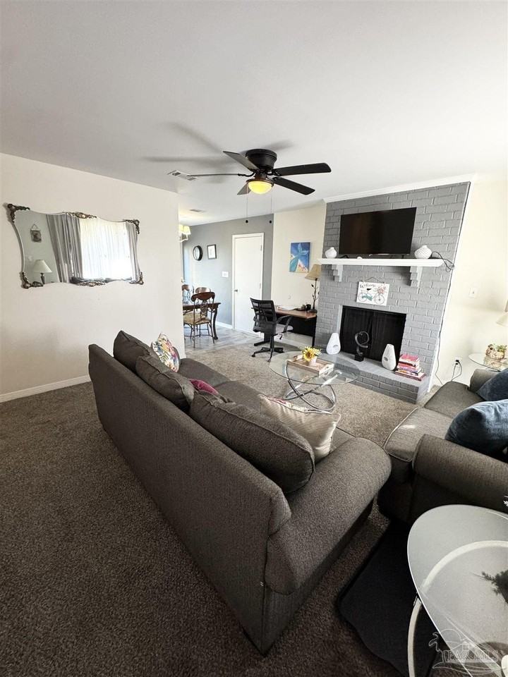 854 Amberway Dr - Photo 3 of 16