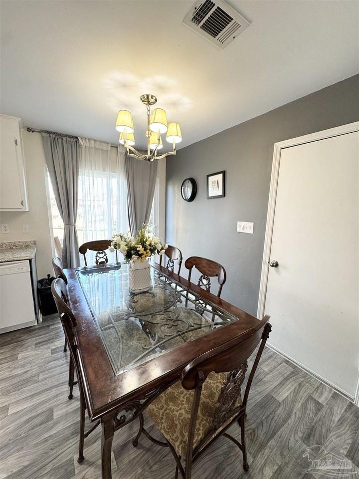 854 Amberway Dr - Photo 4 of 16