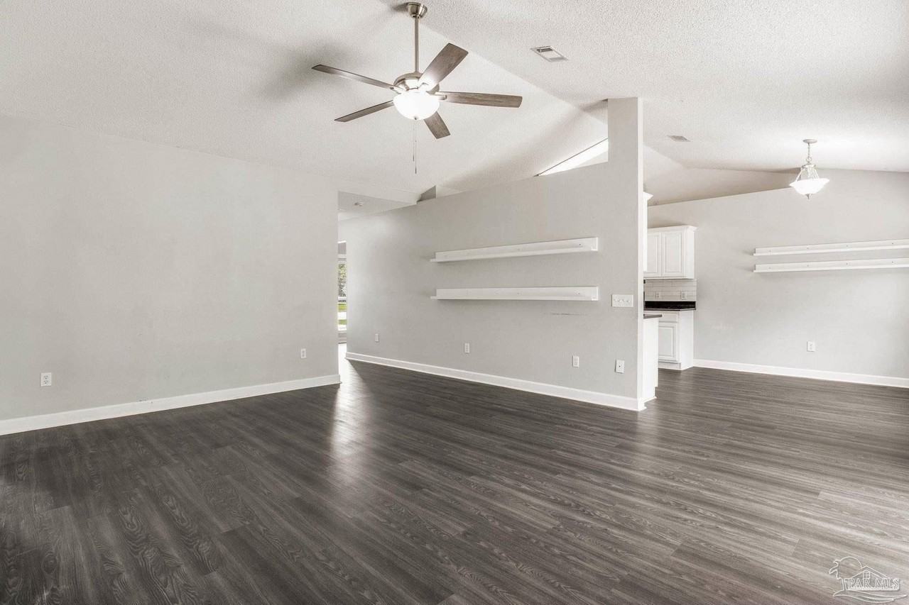 1068 Joaquin Rd - Photo 5 of 23