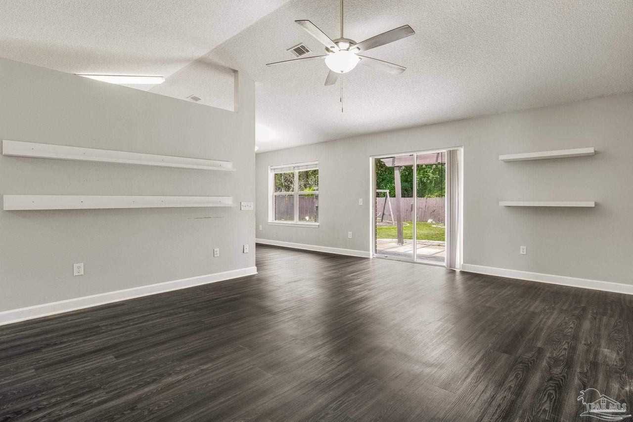 1068 Joaquin Rd - Photo 6 of 23