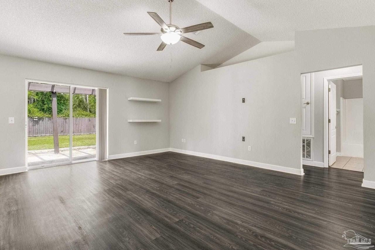 1068 Joaquin Rd - Photo 7 of 23