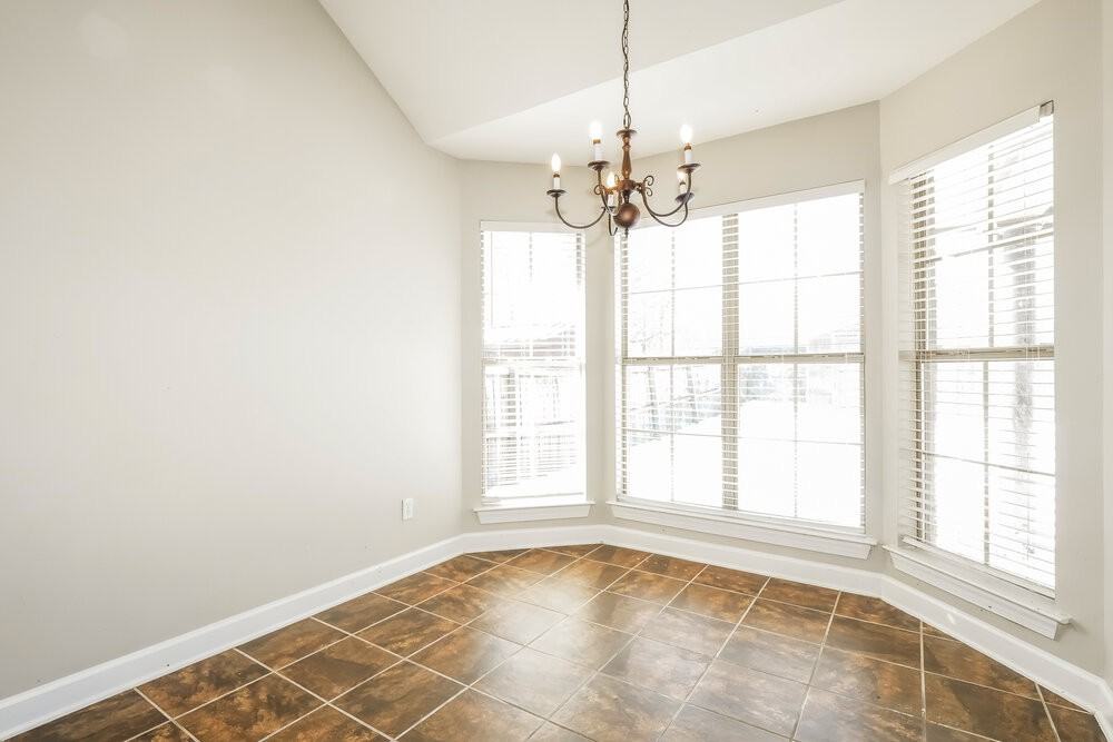 8213 Park Pike Dr - Photo 6 of 16