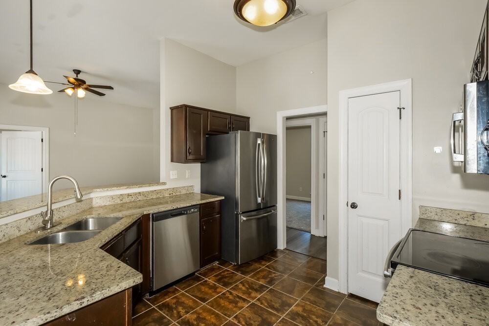 8213 Park Pike Dr - Photo 7 of 16