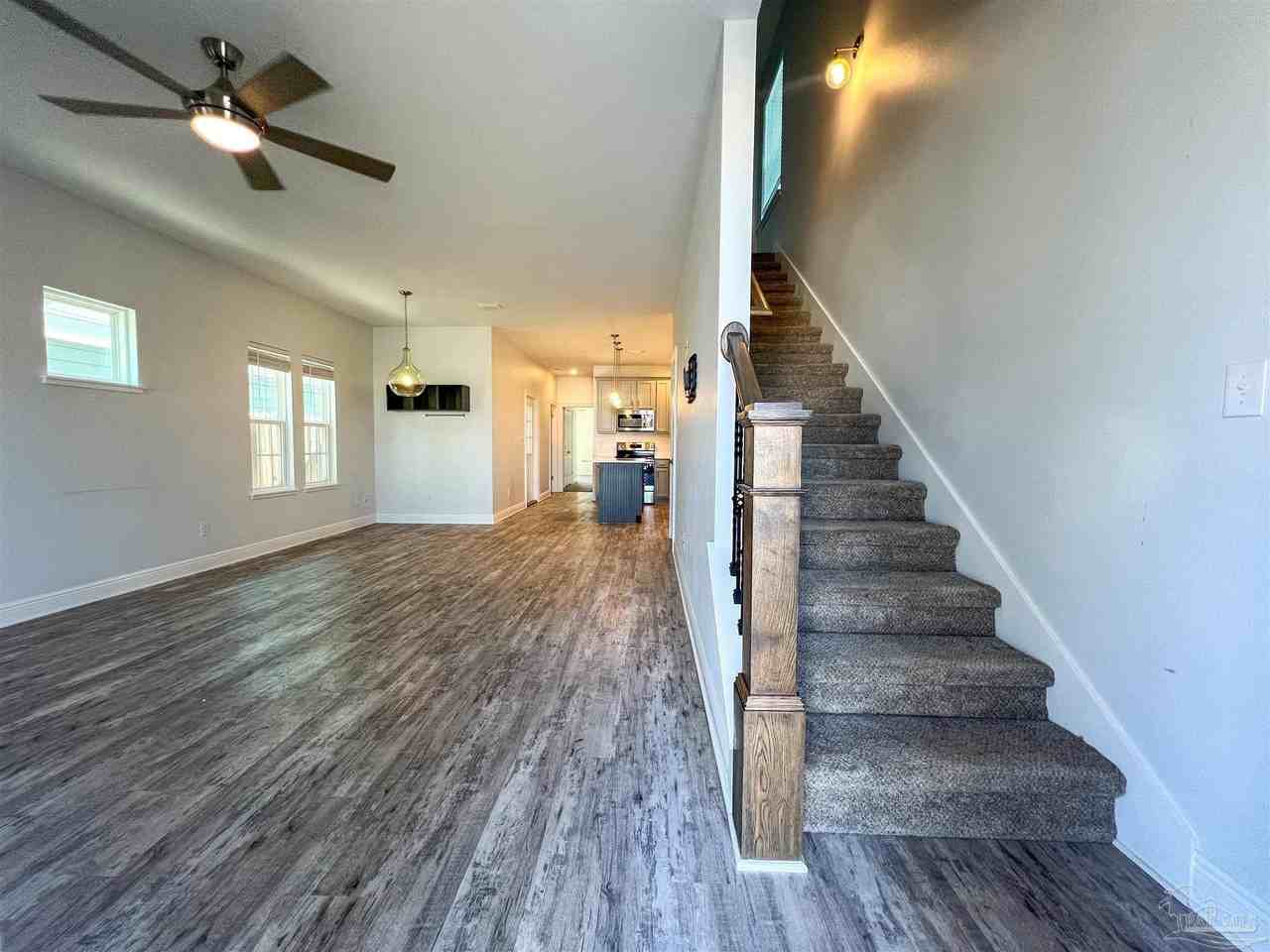 949 W Gregory St - Photo 3 of 30