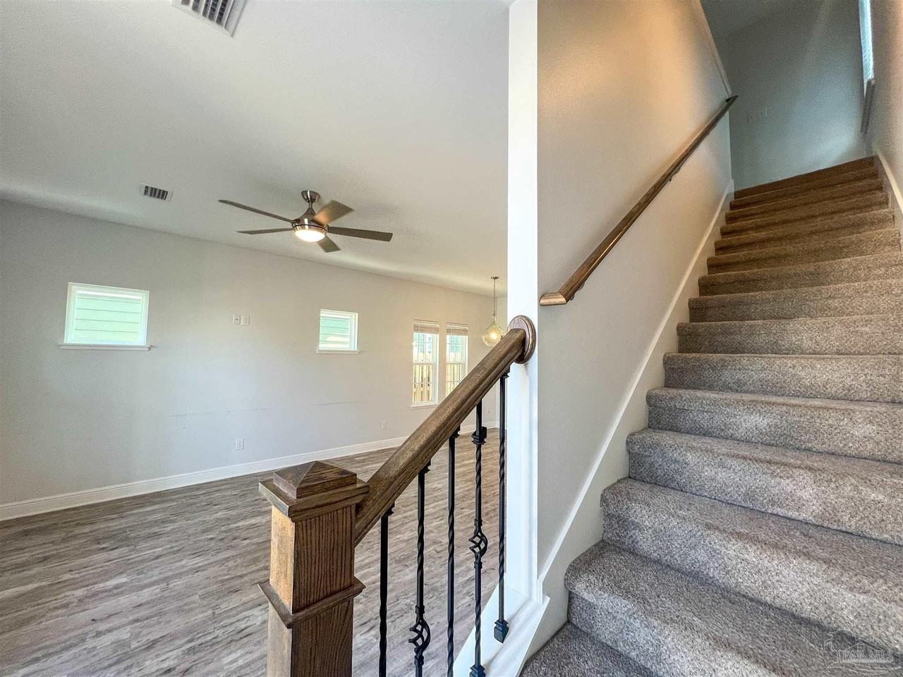 949 W Gregory St - Photo 5 of 30