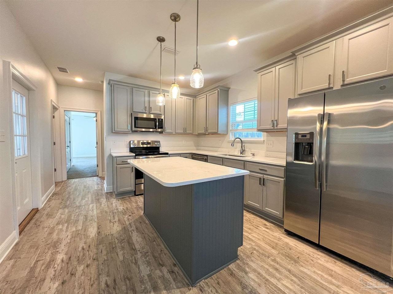 949 W Gregory St - Photo 7 of 30