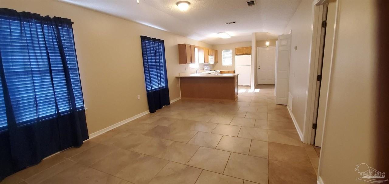 2520 Trailwood Dr - Photo 7 of 10