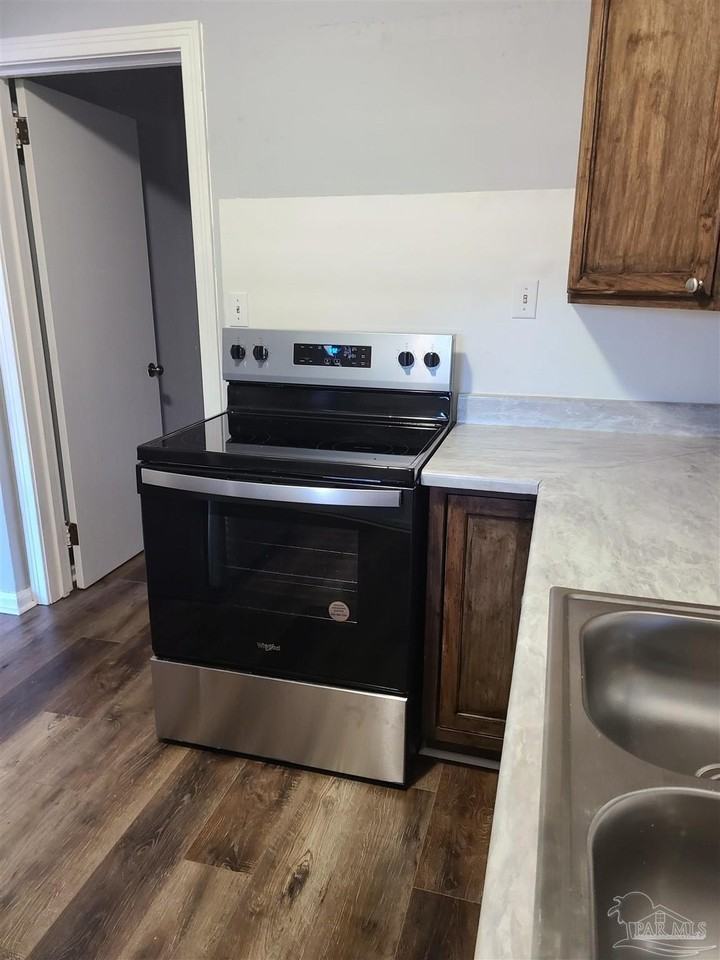 5549 Mayfair Dr - Photo 5 of 12