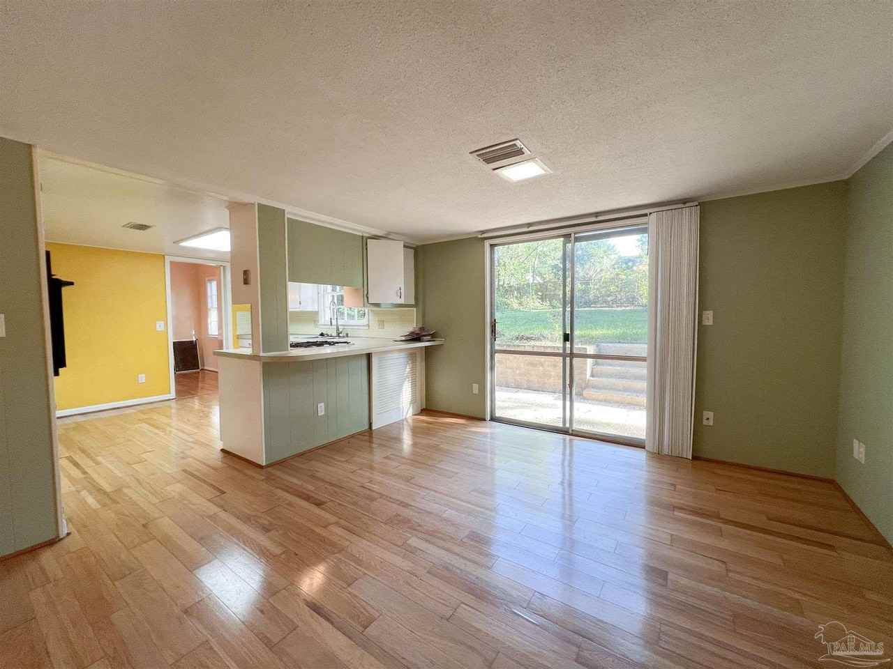 5325 Lakewood Dr - Photo 4 of 30