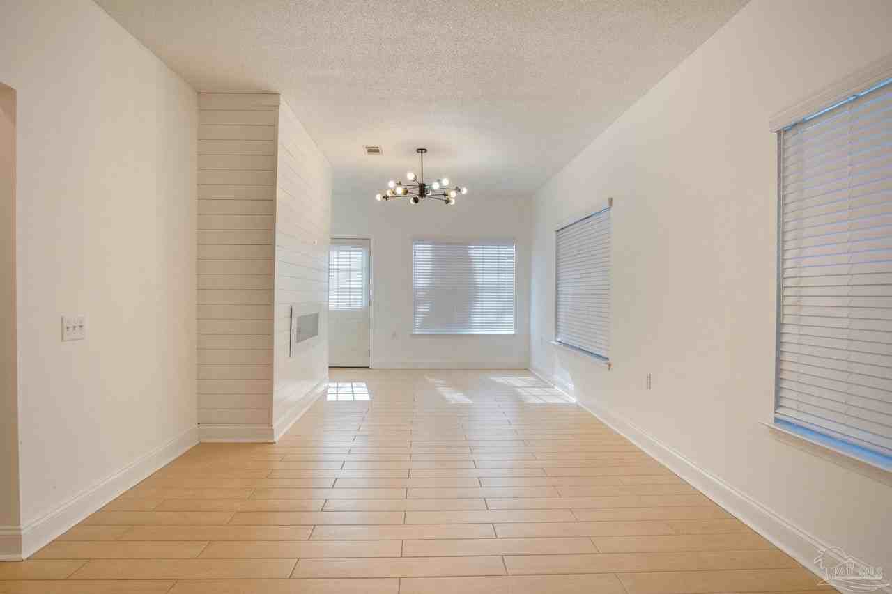 1200 Jasper St - Photo 4 of 25