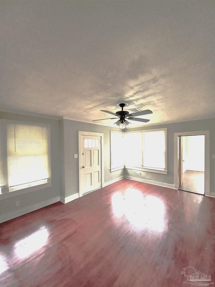 1120 S Old Corry Field Rd - Photo 4 of 10