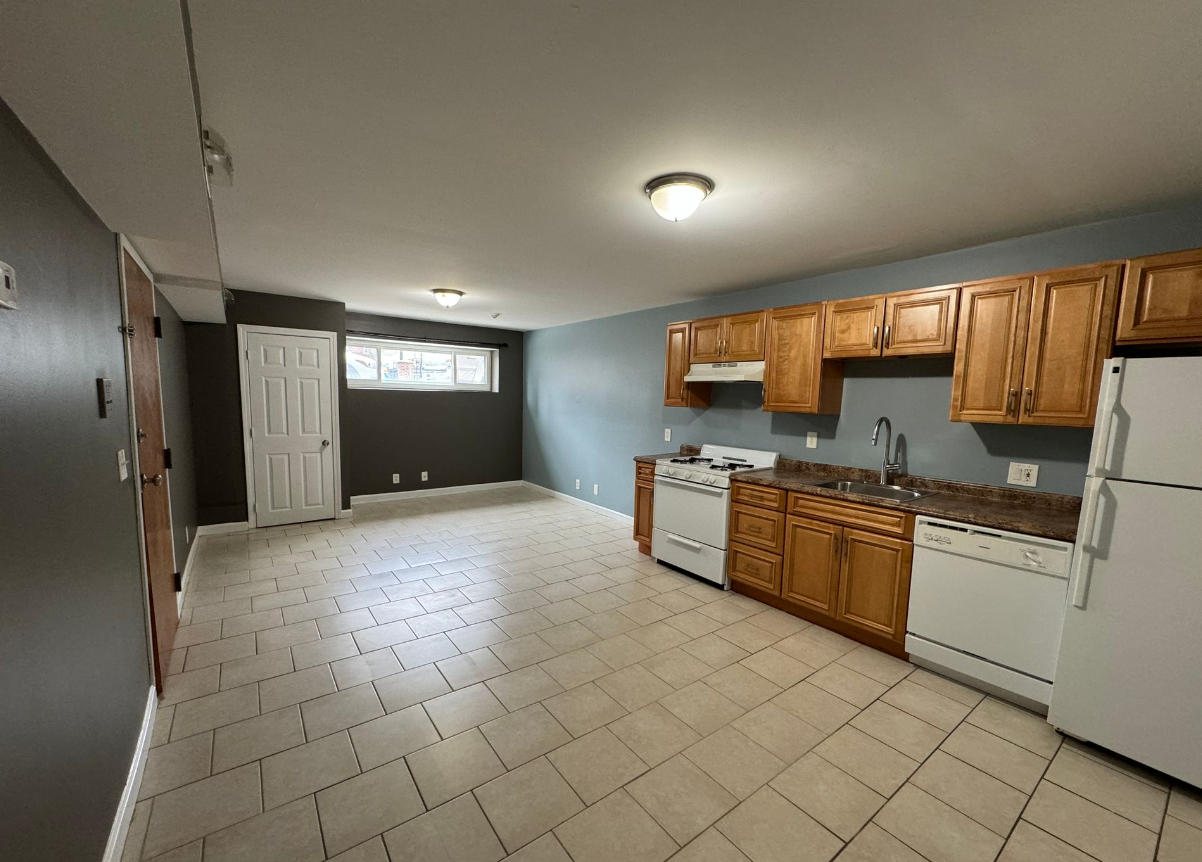 33 Decatur St #1 - Photo 3 of 9