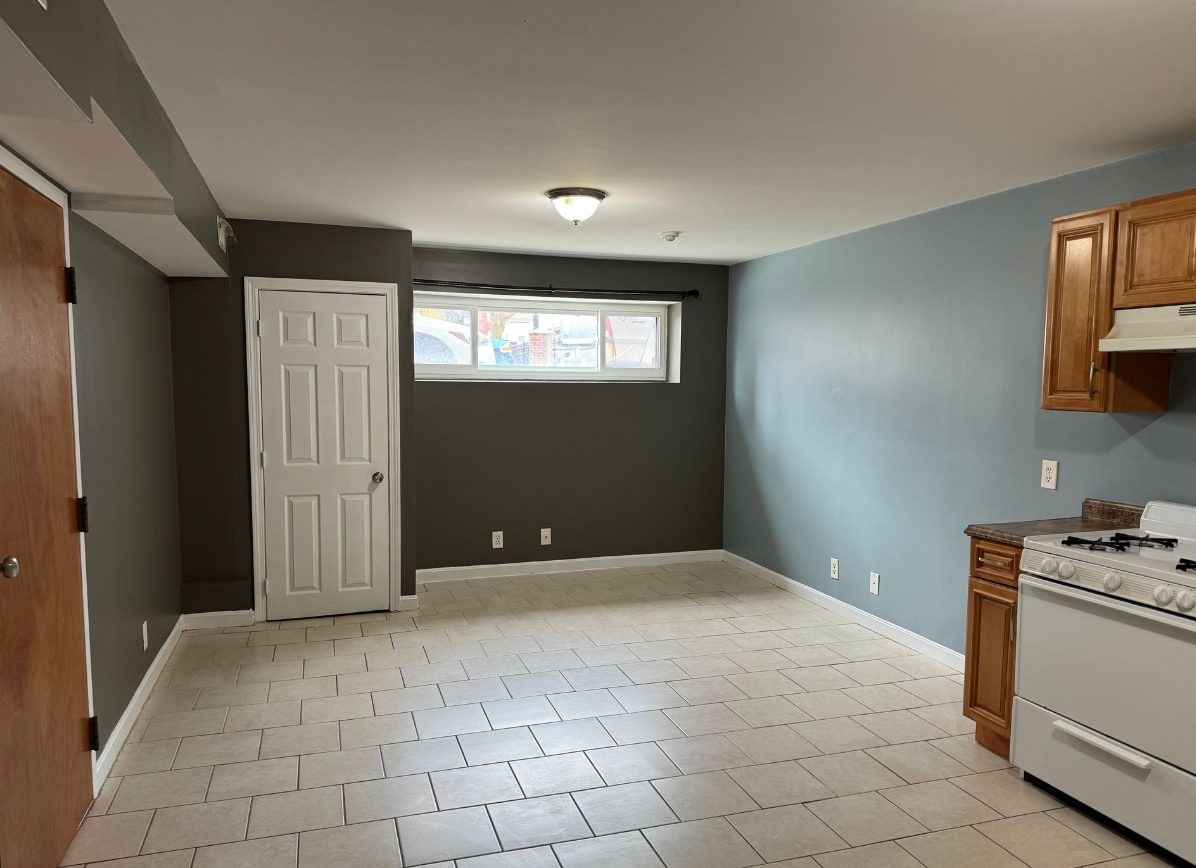 33 Decatur St #1 - Photo 5 of 9