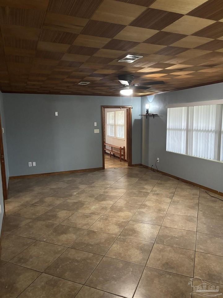 425 Rentz Ave - Photo 2 of 18