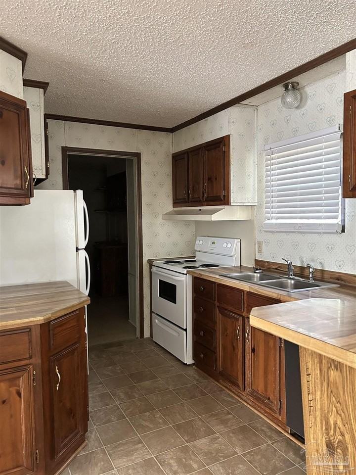 4008 Scottsdale Ave - Photo 5 of 19