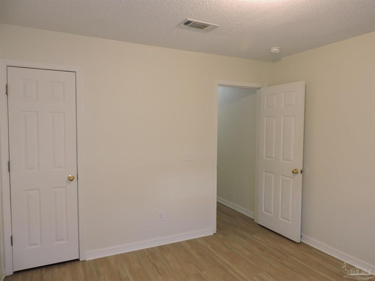 6837 Fort Deposit Dr - Photo 7 of 37