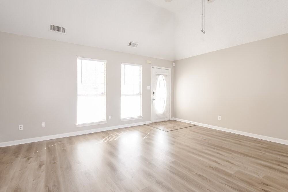 5596 Walden Valley Cv - Photo 4 of 16