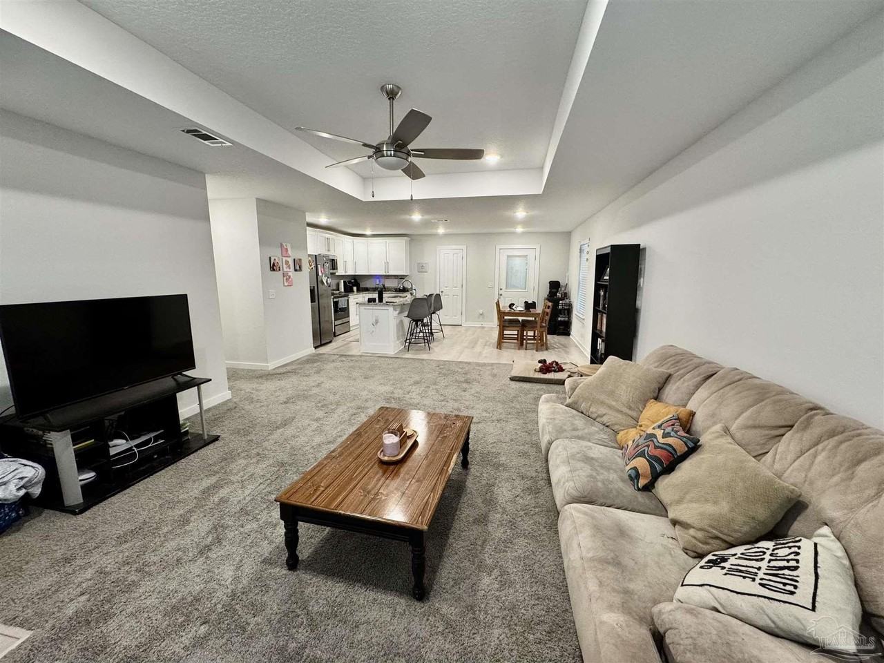 8720 Fowler Ave - Photo 6 of 26