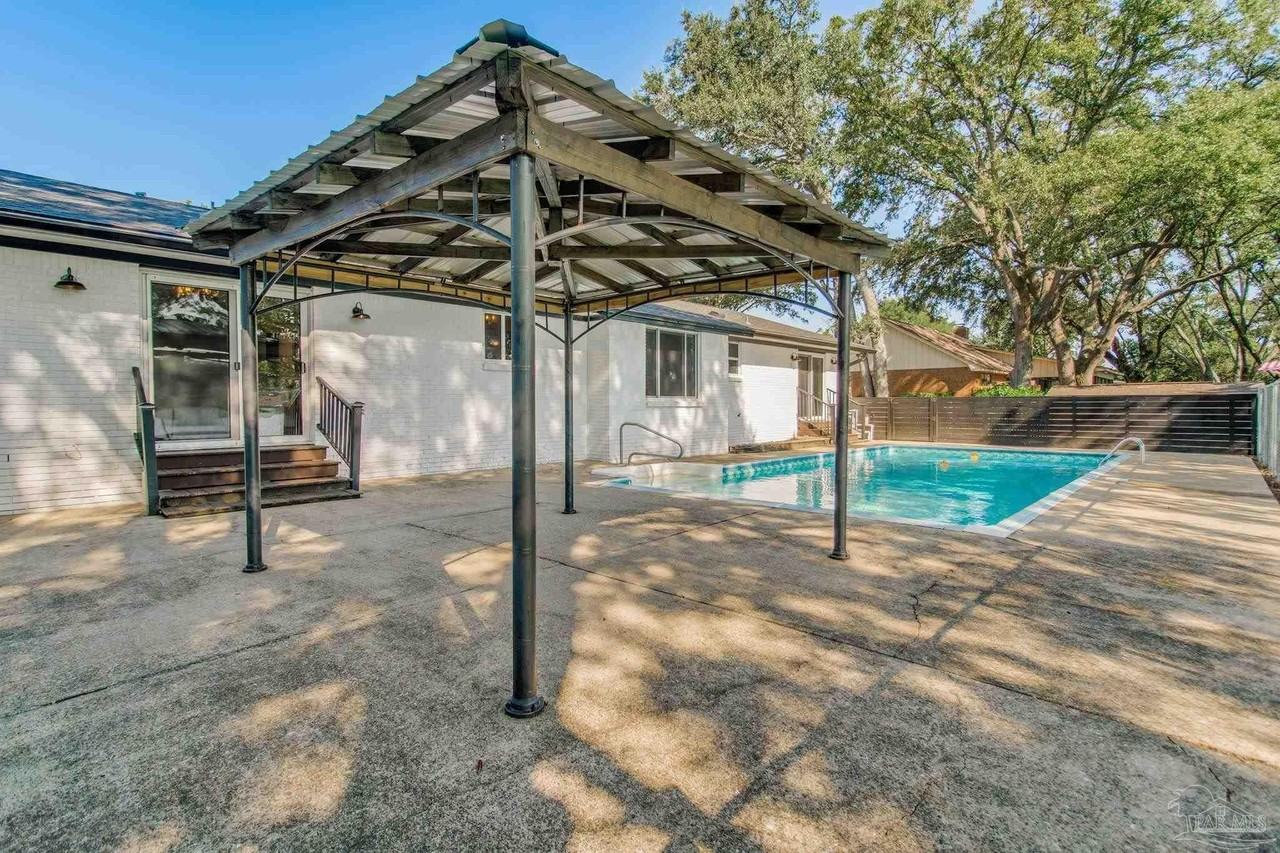 5894 W Shore Dr - Photo 5 of 37