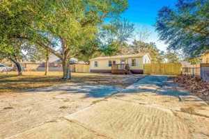 featured image of 211 Evergreen Dr