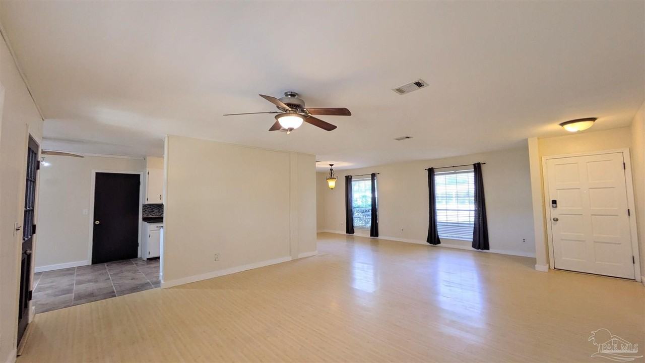 8455 Lofton Dr - Photo 4 of 30