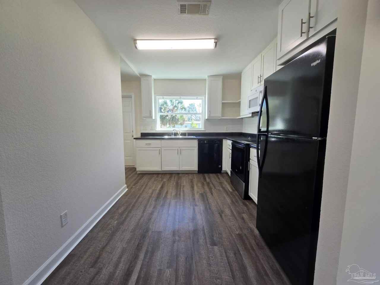 517 Chaseville St - Photo 4 of 15