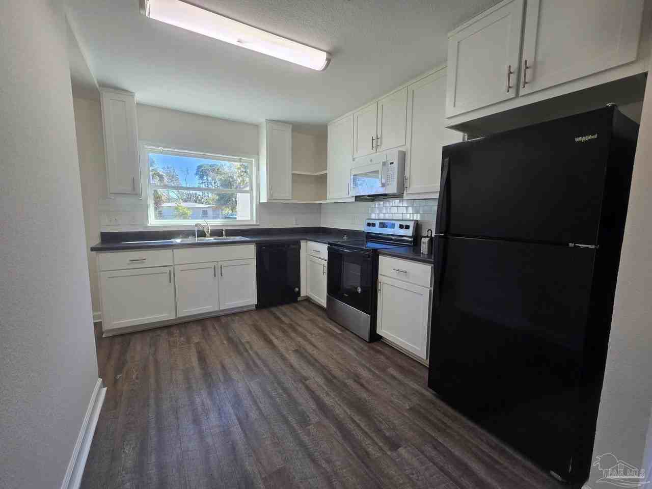 517 Chaseville St - Photo 5 of 15