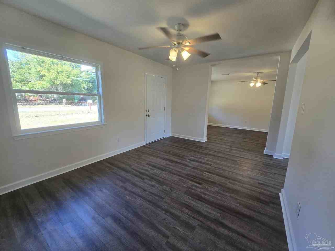 517 Chaseville St - Photo 7 of 15